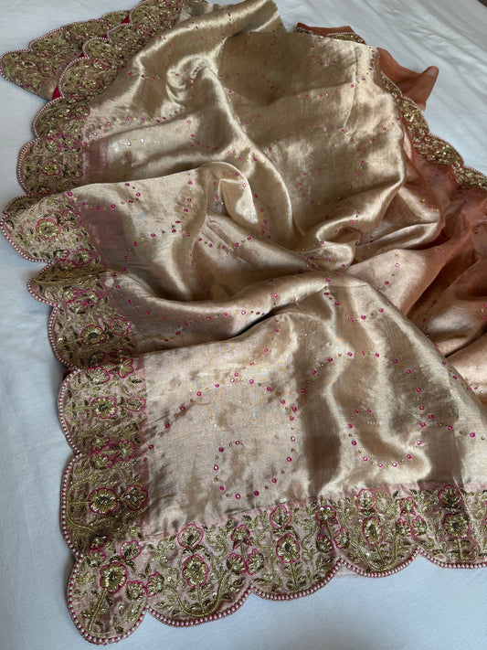 Manish Malhotra Revives Rekha’s Iconic Umrao Jaan Look in a Mesmerizing Silver Tissue Saree