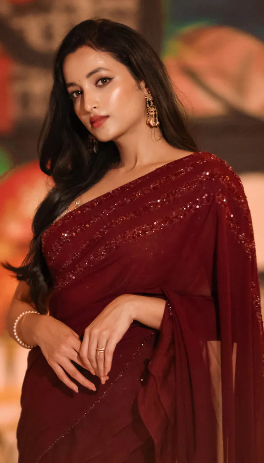 Srinidhi Shetty’s Effortless Style: From Elegant Sarees to Chic Casuals