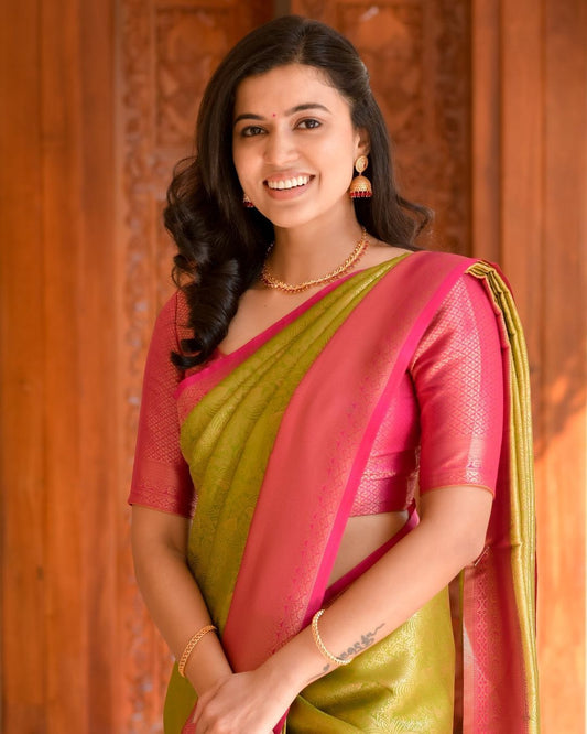 Anju Kurian’s Style Switch-Up: From Saree Chic to Power Glam