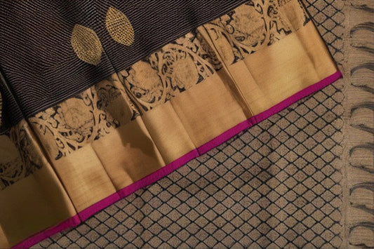 The Timeless Elegance of Kanjivaram Silk Sarees: A Cultural Icon in Temples