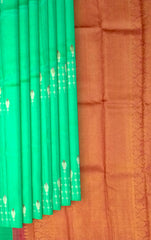 Elegant Sea Green Kanchipuram Silk Saree with Borderless Motif Design