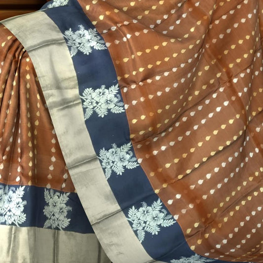 Brown & Black Vertical Zari Design Kanchipuram Silk Saree