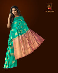 Rama Green Borderless Tomato Pink Pallu Square Butta Kanchipuram Silk Saree