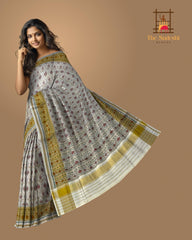 Off White Single Ikat Rajkot Patola Saree with Phool Jhaad Daliyabhat Design
