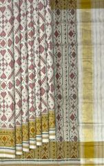 Off White Single Ikat Rajkot Patola Saree with Manekchowk Design