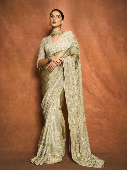 Tara Sutaria Stuns in a ₹4 Lakh Kanjivaram Silk Saree at Ganesh Chaturthi Celebrations with Veer Pahariya