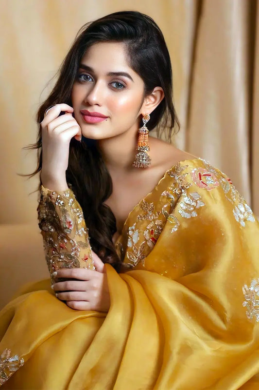 Top 10 Stylish Saree Looks of Jannat Zubair