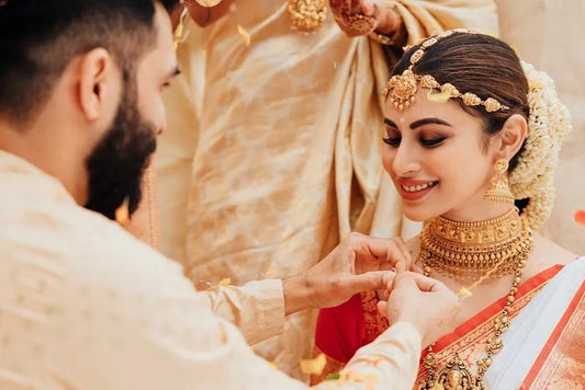 Mouni Roy Celebrates Onam in Elegant Kasavu Saree, Showcasing Kerala’s Rich Tradition