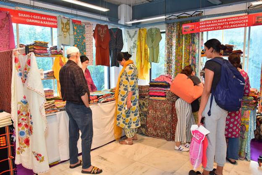 Handloom Expo Extended to January 26 Following High Demand