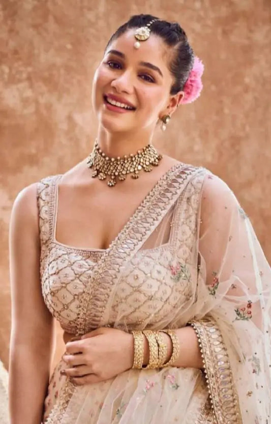 Sara Tendulkar Dazzles in an Exquisite Bridal Saree: A Fashion Statement to Remember