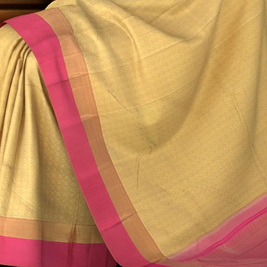 Classic Radiance in Off-White Kancheevaram Silk Saree with Ganda Jamuna Border