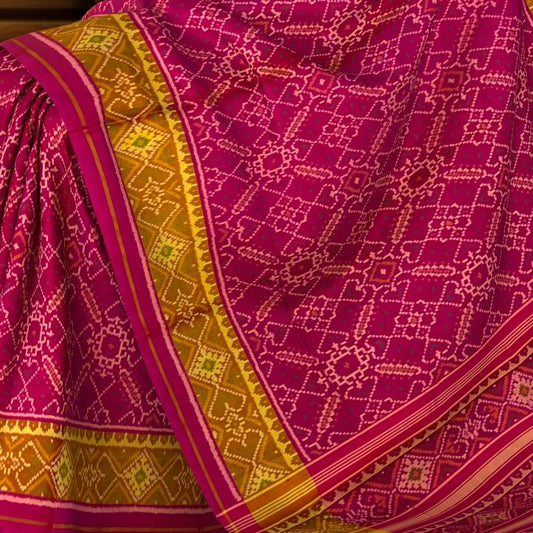 Pink Manekchowk Border Pallu Chelari Single Ikat Rajkot Patola Saree