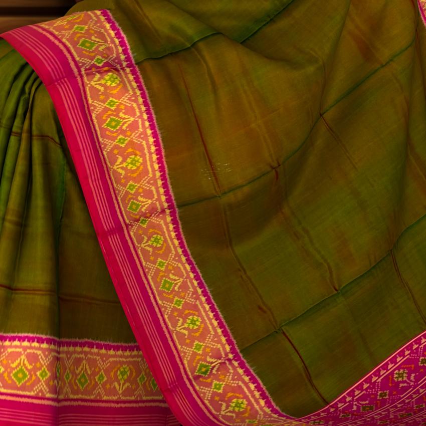 Mahendi Green Galo Border Pallu Pink Ghughro Design Single Ikat Rajkot Patola Saree